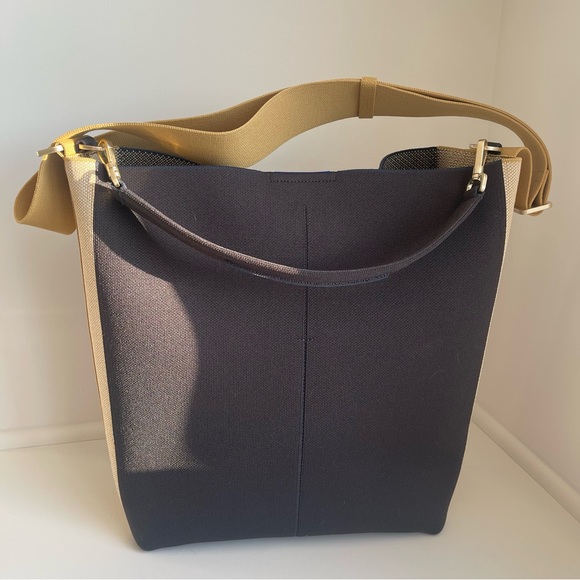 Rothy's Handbags - NWOT•Rothy’s•The Bucket Bag •Ink and Ivory